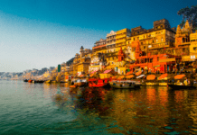 What are the best places that you need to visit in the city of Varanasi?