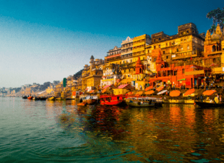 What are the best places that you need to visit in the city of Varanasi?