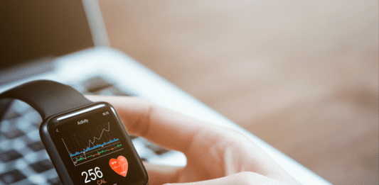 Fitness Tracker vs Smartwatch: The Resurgence of Simple Trackers in 2025 Opting for a simple fitness tracker over a smart watch