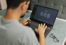 The Evolution of AI Chatbots: From Simple Assistants to Personalized Conversations