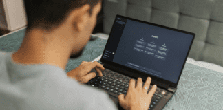 The Evolution of AI Chatbots: From Simple Assistants to Personalized Conversations