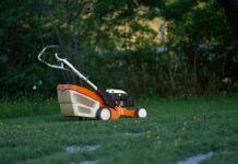 Where to Buy a Lawn Mower Near You: Timing, Tips & Local Buying Guide