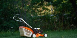 Where to Buy a Lawn Mower Near You: Timing, Tips & Local Buying Guide